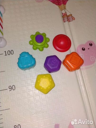 Развивающий кубик сортер