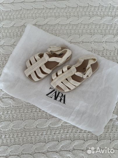 Сандали Zara 20 новые