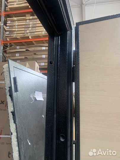 Металлическая дверь Бульдорс 960/2050 правая