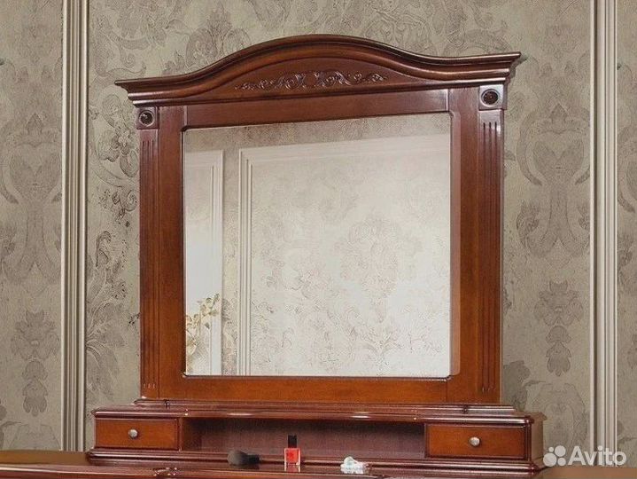 Комод с зеркалом 