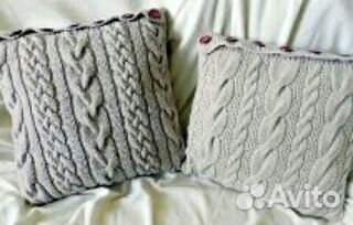 Пледы и чехлы на подушки вязаные