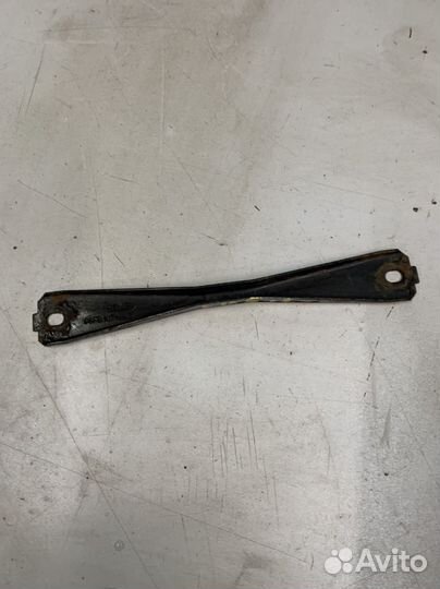 Ford Fusion крепление аккумулятора 96fb10718bc