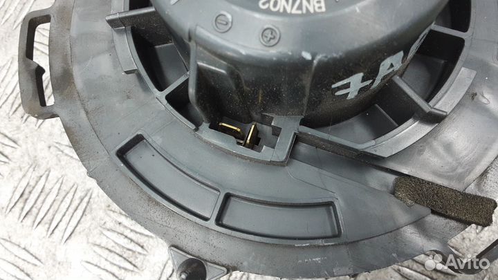 Моторчик печки Mazda 3 BK рест. 2006 BP4K61B10