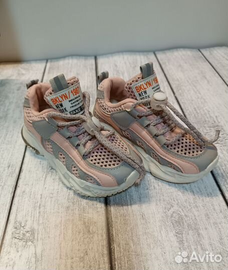 Кроссовки для девочки