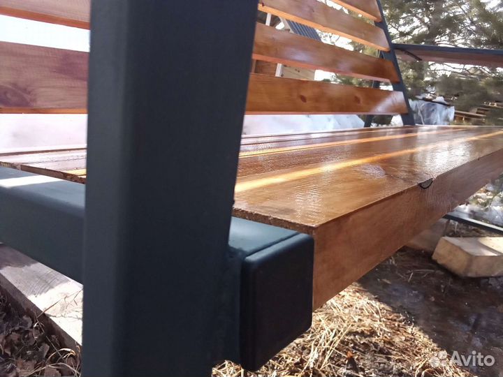 Скамейка с урной