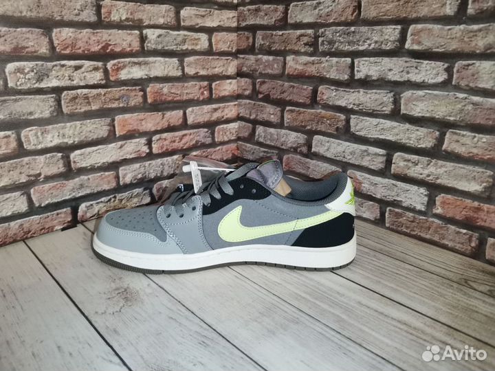 Nike air jordan 1 low travis Scott 42-44 размер