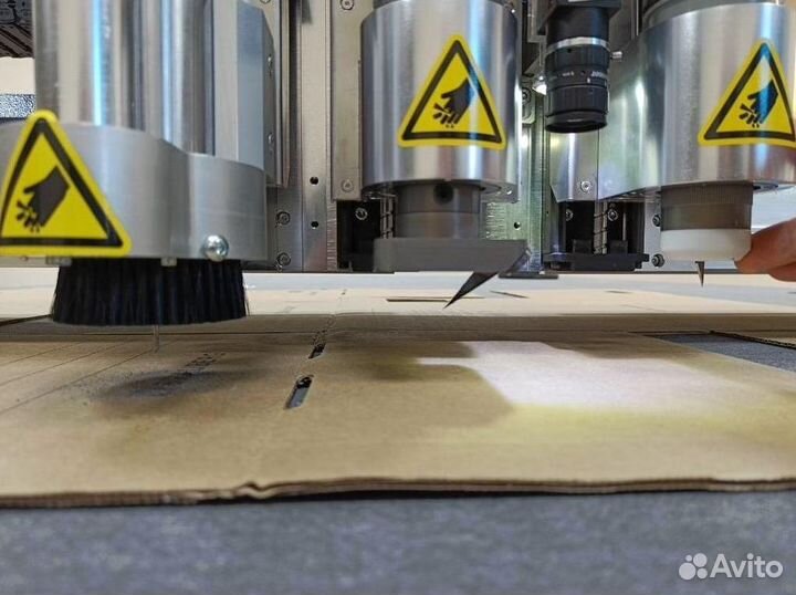 Планшетный режущий плоттер T-CUT DC 3020