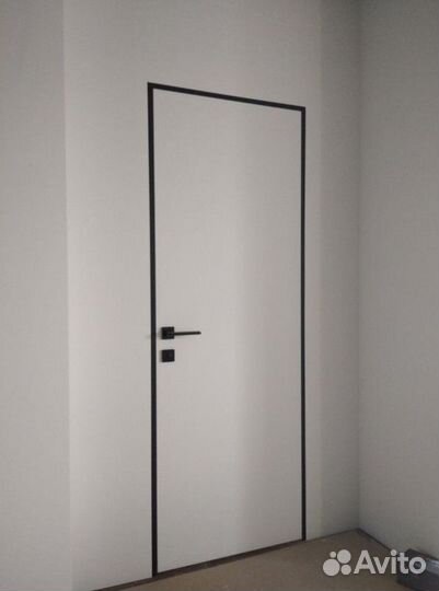 Межкомнатная скрытая дверь под отделку