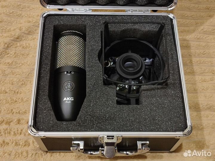 Микрофон студийный AKG P420