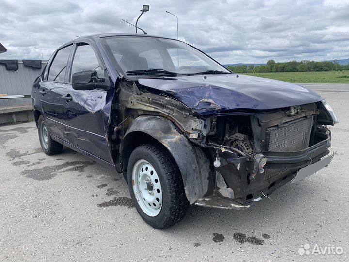 LADA Granta 1.6 МТ, 2013, битый, 174 000 км