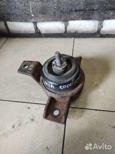 Подушка опора двигателя правая kia sorento XM