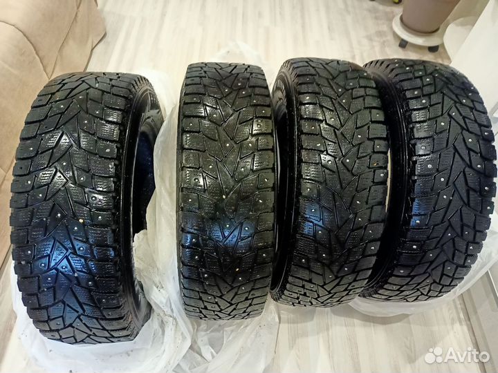 Dunlop SP Winter Ice02 185/70 R14 92T