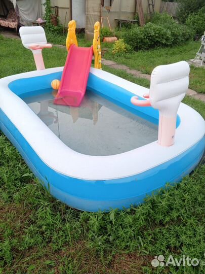 Надувной бассейн с горкой