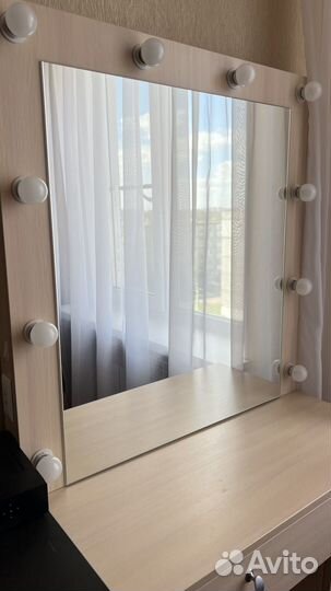 Гримерный стол