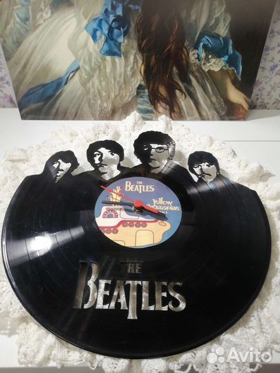 Часы - винил Битлз. Вырезана из пластинки