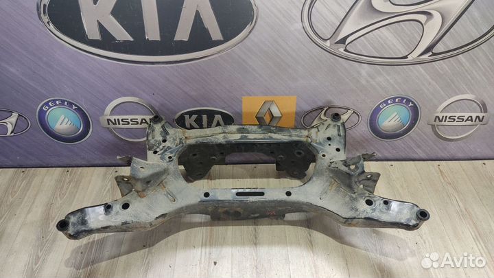 Балка подвески зад Nissan qashqai J10