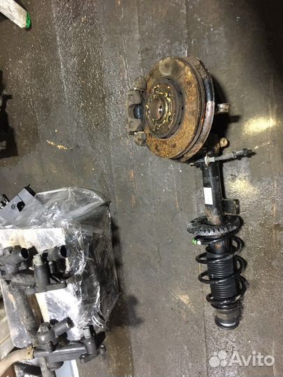 Стойка правая передняя в сборе поло 5 рапид