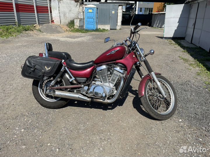 Suzuki intruder vs750