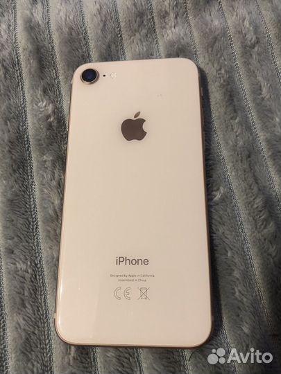 Телефон iPhone 8
