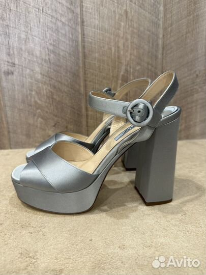 Босоножки Prada 39 размер