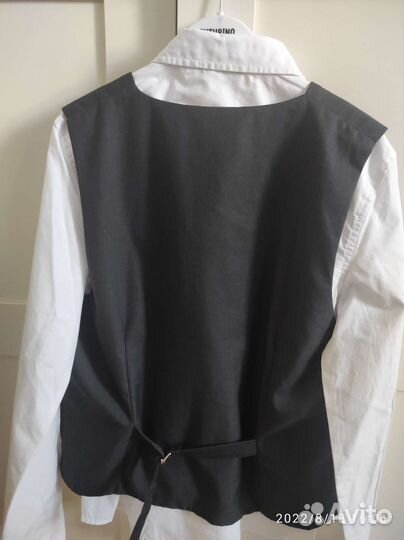 Школьная форма 158 жилет и рубашка