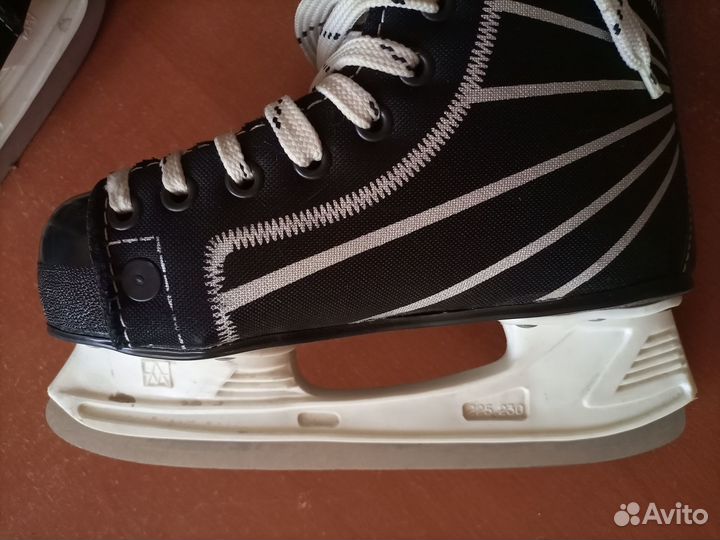 Коньки хоккейные