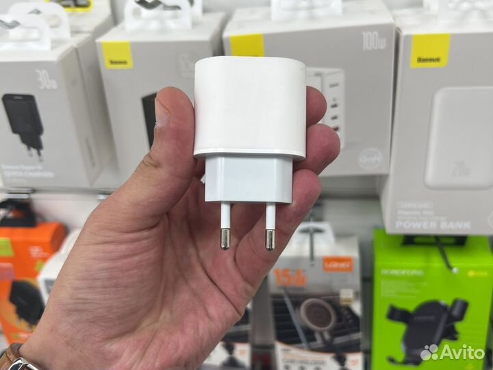 Оригинальные зарядные блоки 20W для iPhone