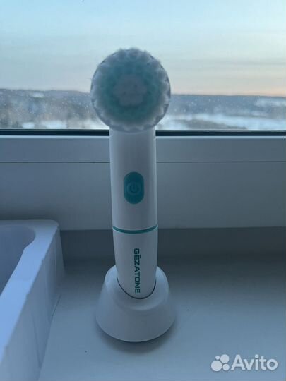 Электрическая щетка для умывания лица