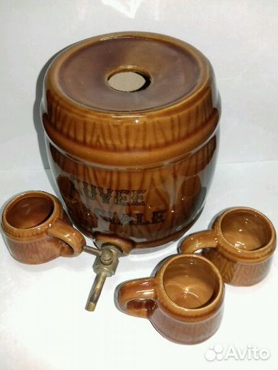 Бочка с кружками