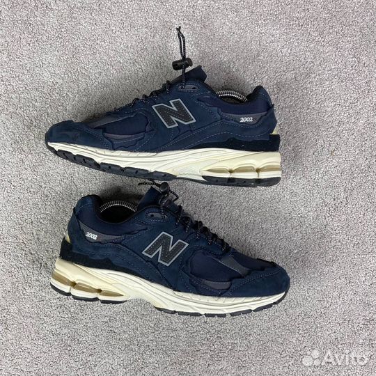 Оригинальные кроссовки New Balance 2002R 8.5US