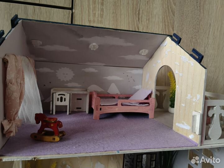 Кукольный домик с мебелью деревянный