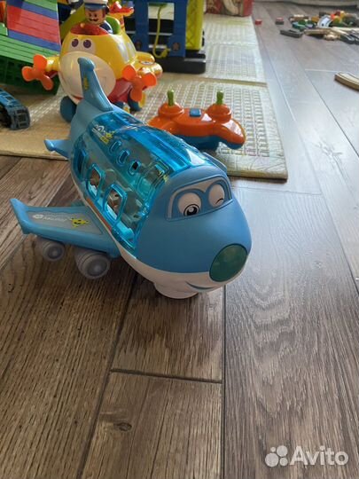 Самолет музыкальный с пасссажирами