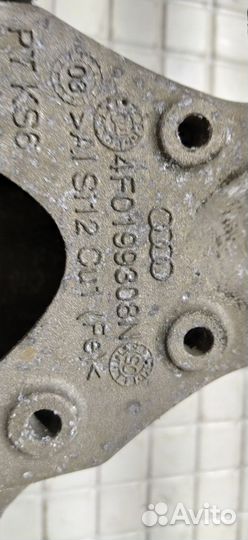 Кронштейн двигателя правый Audi A6 C6 AUK