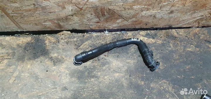 Шланг вентиляции картер. газов Volkswagen Caravel