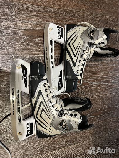 Коньки хоккейные ссм