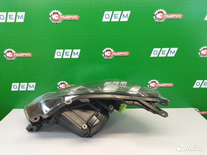 Фара правая Opel Astra Н 2004-2014