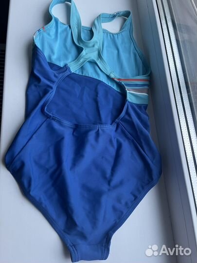 Купальники Adidas и шапочки для плавания