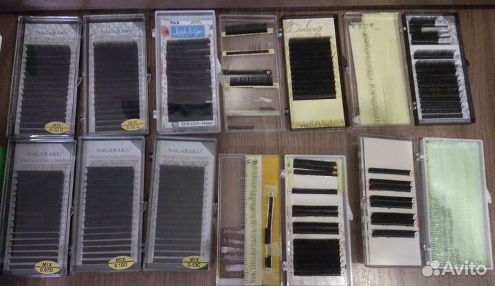 Кушетка и материалы для наращивания ресниц