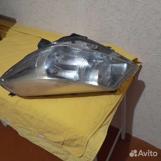 Фара левая toyota vitz