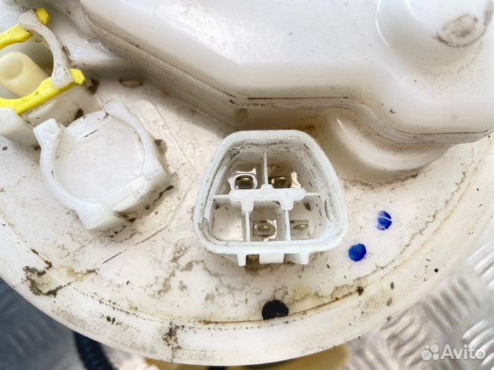 Насос топливный Toyota Corolla ZRE151L 1zrfe 2006