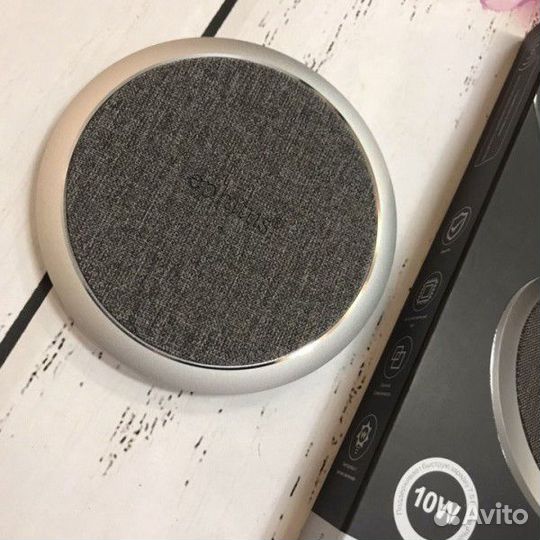 Стильная беспроводная зарядка для iPhone/Android