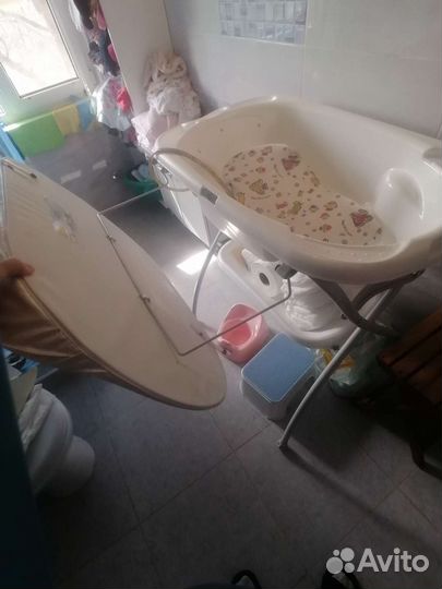 Ванночка с пеленальным столиком