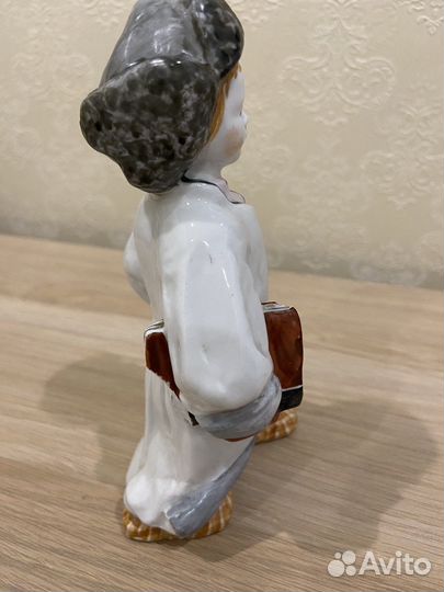 Статуэтка Филиппок лфз