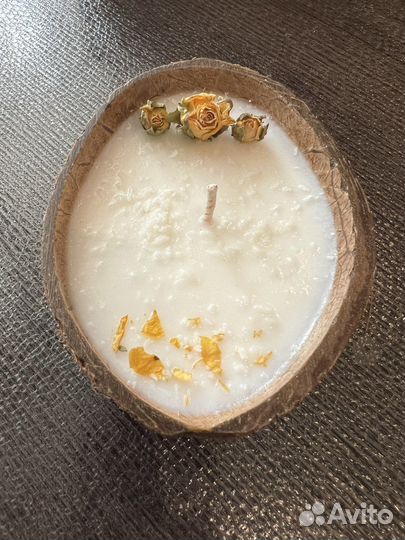 Свеча в кокосе