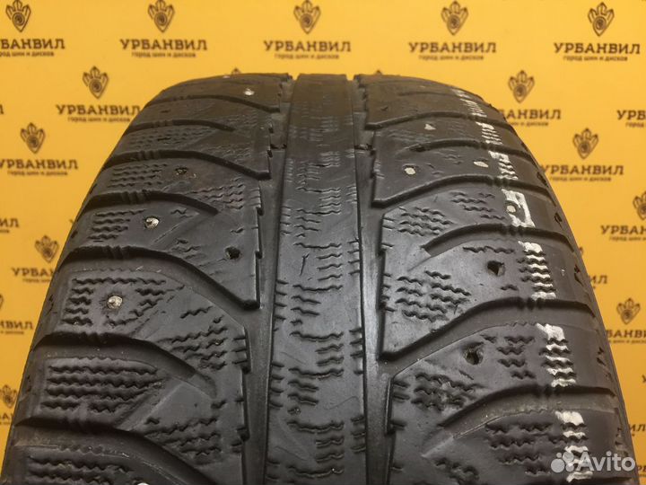 Bridgestone Ice Cruiser 7000 215/55 R16 93T