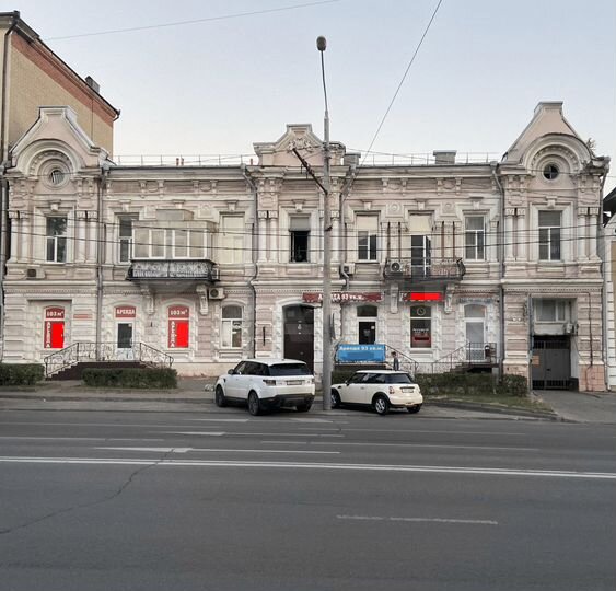 Мебельный салон и другое 93 м²