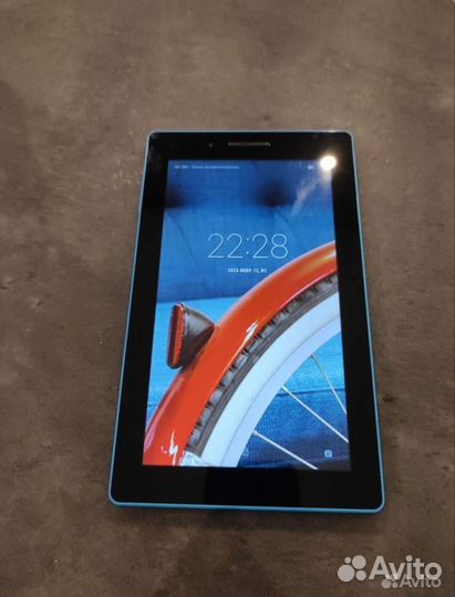Планшет lenovo TB3-710i