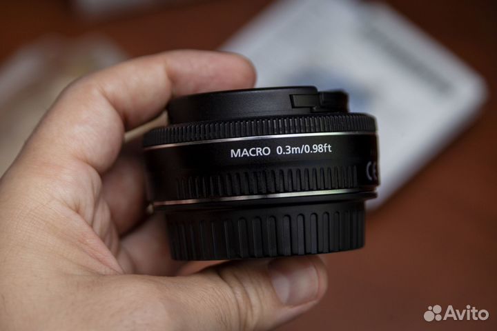 Объектив Canon EF 40mm f2.8 STM