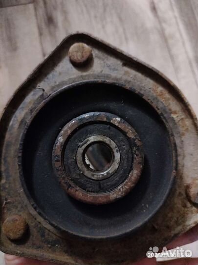 Опоры амортизатора, прокладки пружины