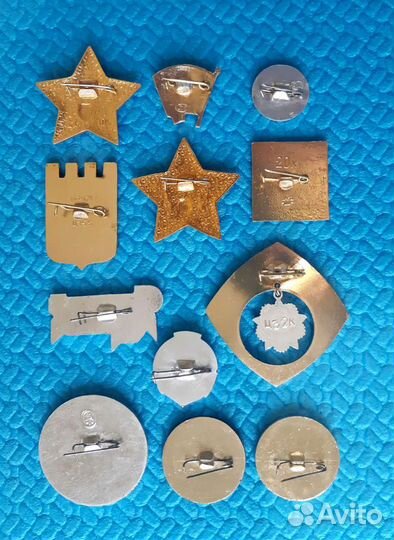 Значки (в т.ч.ссср) /Карточки